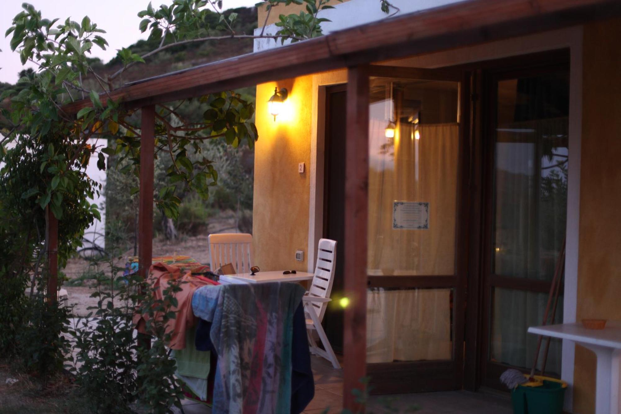 B&B Casa Per Ferie Villaggiocarovana Castiadas Exterior foto